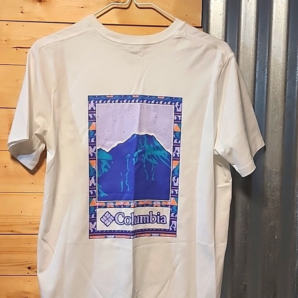 Columbia Men's T-Shirt size small NWOT
